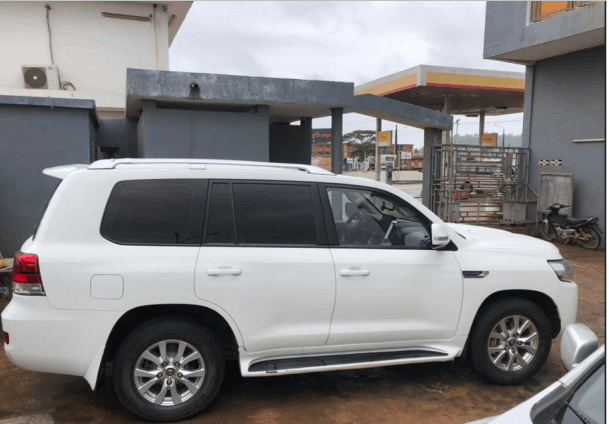 TOYOTA LAND CRUISER V8